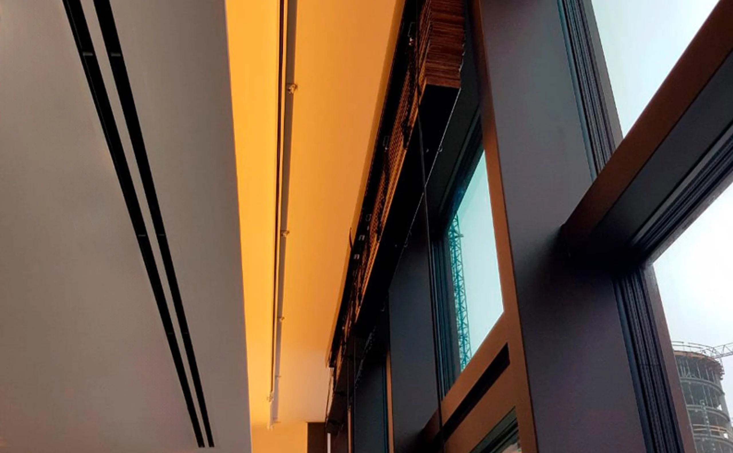 Celatus shiftlar uchun tirqishli ventilyatsiya panjaralari – kvartiralar va tijorat binolari uchun yashirin ventilyatsiya